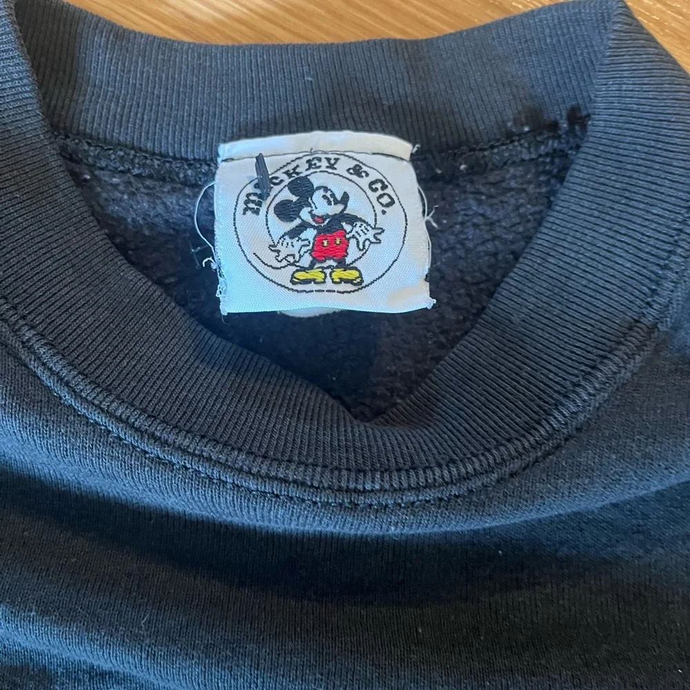 Mickey Vintage‎ Sweatshirt Size says 10-12 but fits more like a 6-7